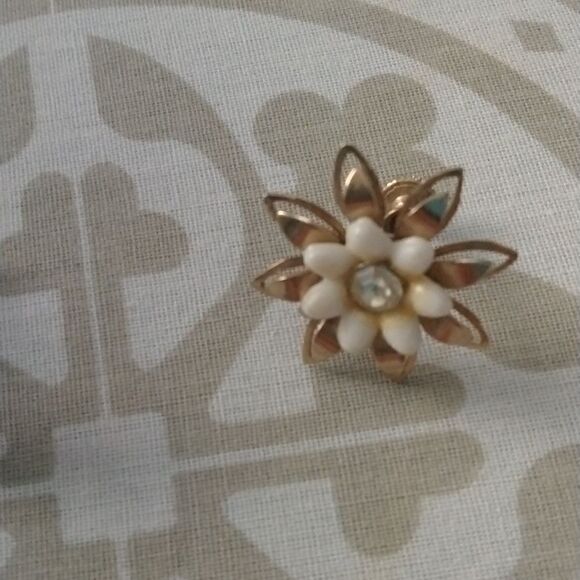 Vintage Earrings  - Picture 3 of 4